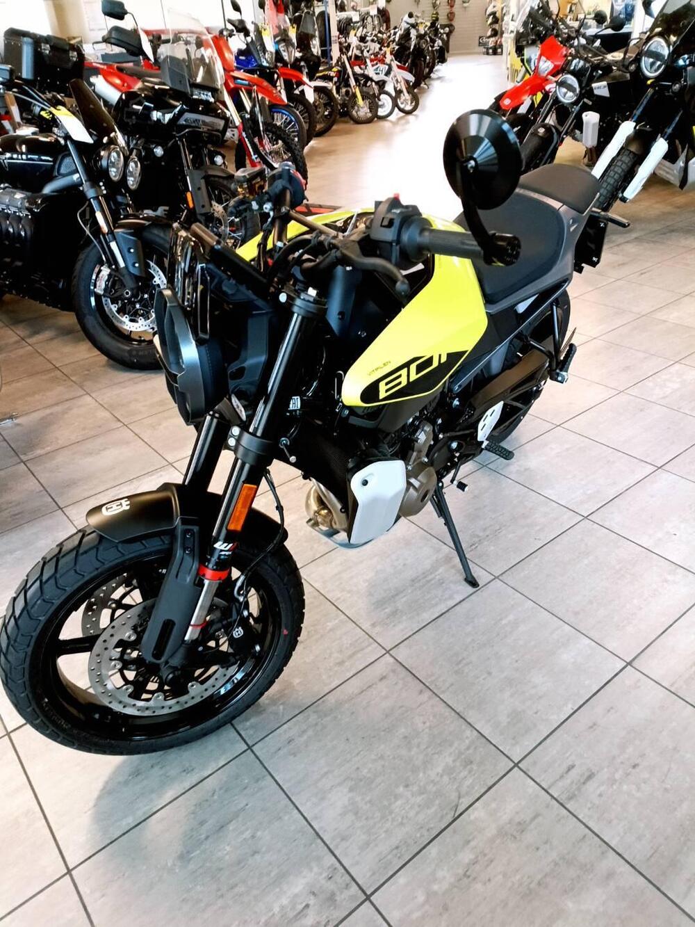 Husqvarna Svartpilen 801 L (2025 - 26)