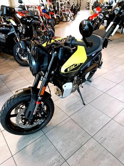 Husqvarna Svartpilen 801 L (2025) nuova