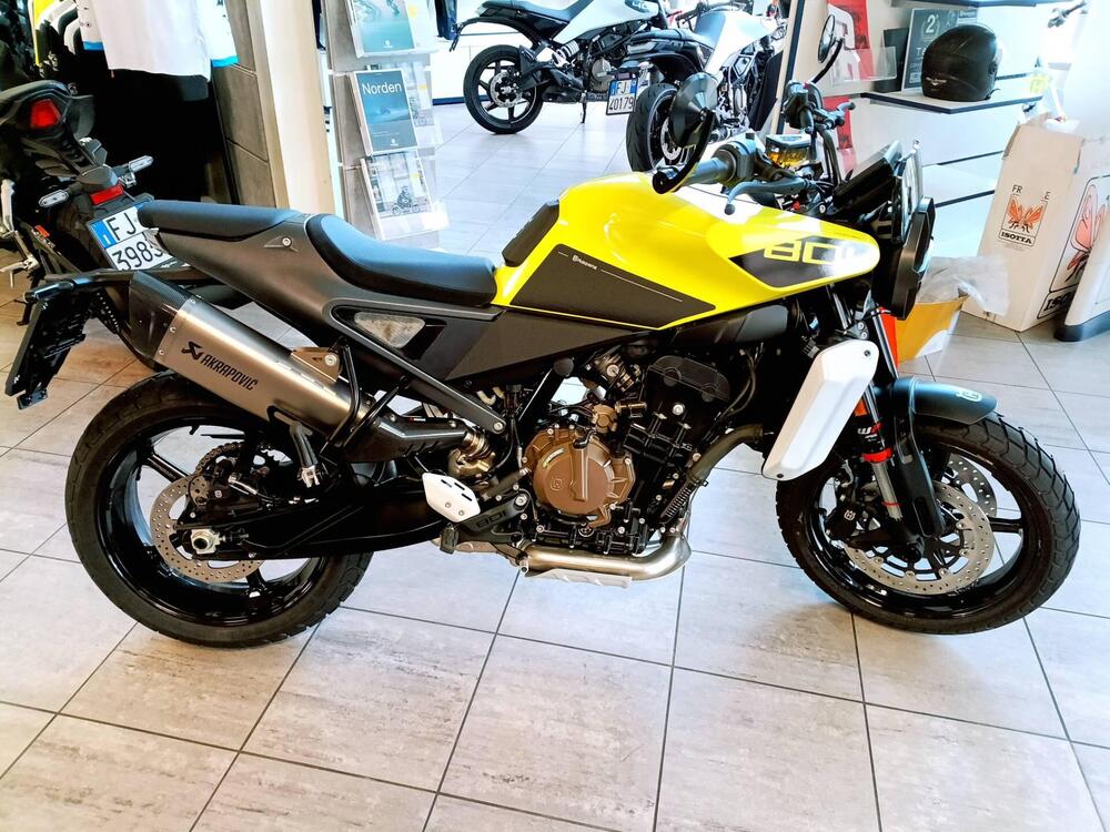 Husqvarna Svartpilen 801 L (2025 - 26) (5)