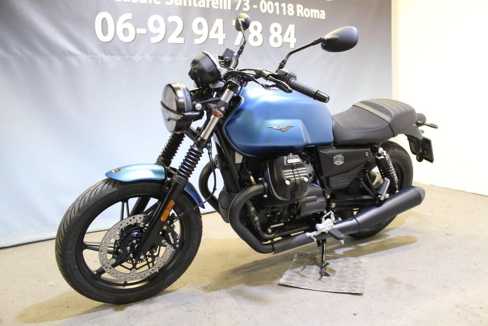 Moto Guzzi V7 Stone (2025 - 26) (12)
