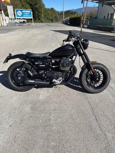 Moto Guzzi V9 Bobber (2016 - 18) usata