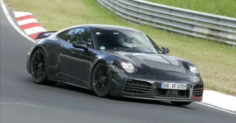 Misteriosa Porsche 911 Turbo sorpresa nei test: niente ala posteriore e look &ldquo;pulito&rdquo;. Che cosa ci sta nascondendo?
