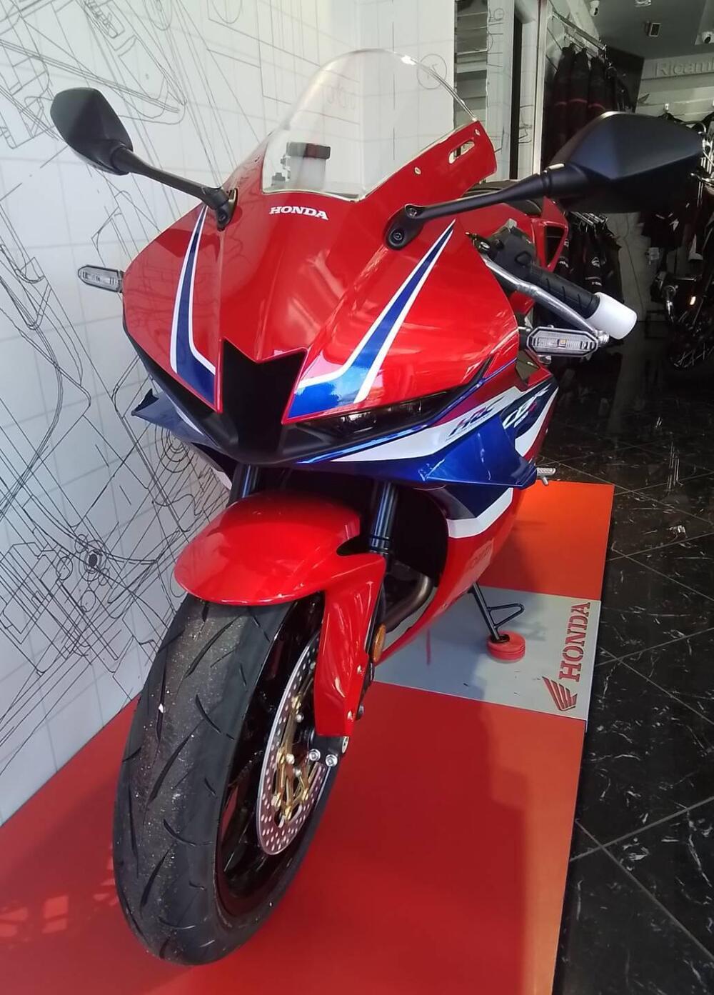 Honda CBR 600 RR (2024 - 26) (3)