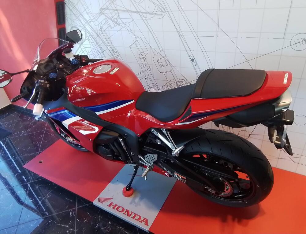 Honda CBR 600 RR (2024 - 26) (8)