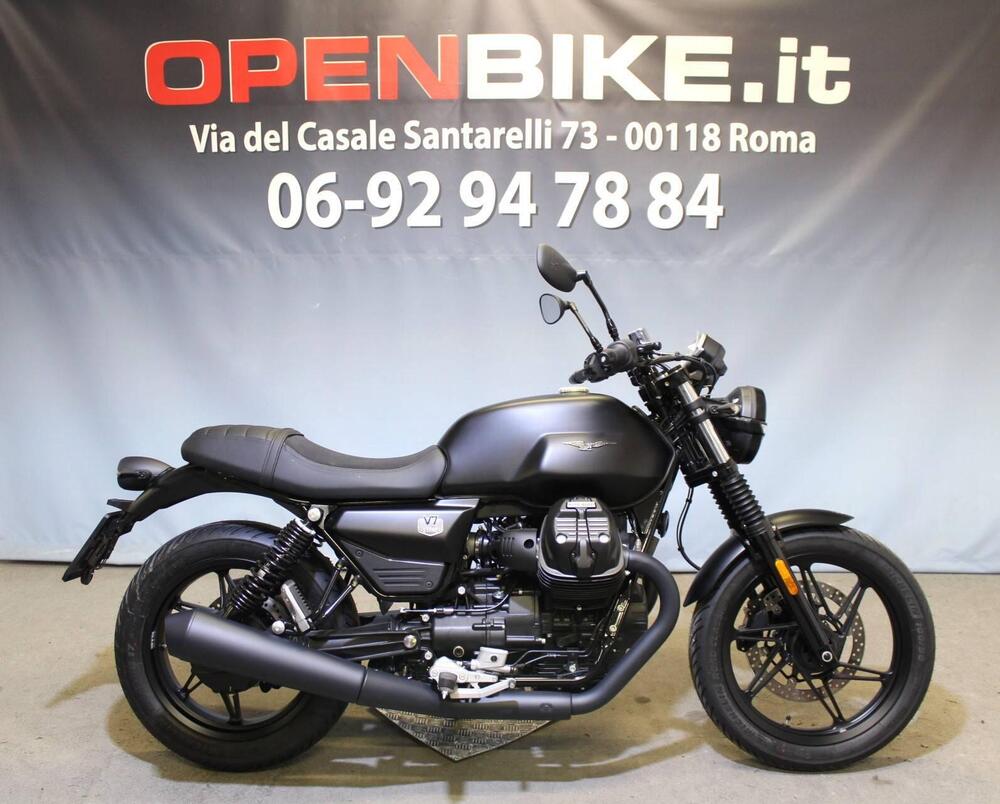 Moto Guzzi V7 Stone (2025 - 26)