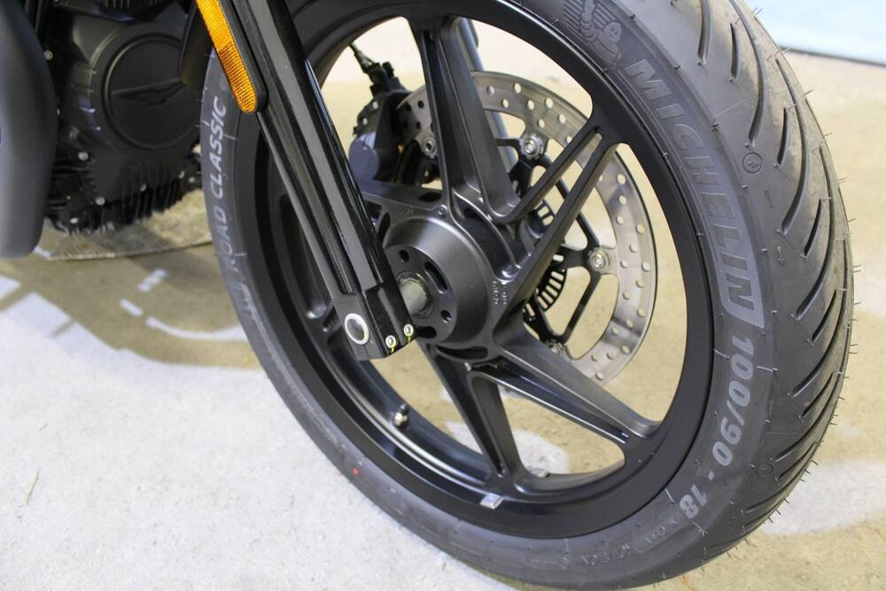 Moto Guzzi V7 Stone (2025 - 26) (6)