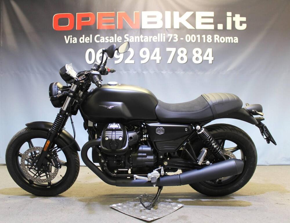 Moto Guzzi V7 Stone (2025 - 26) (11)