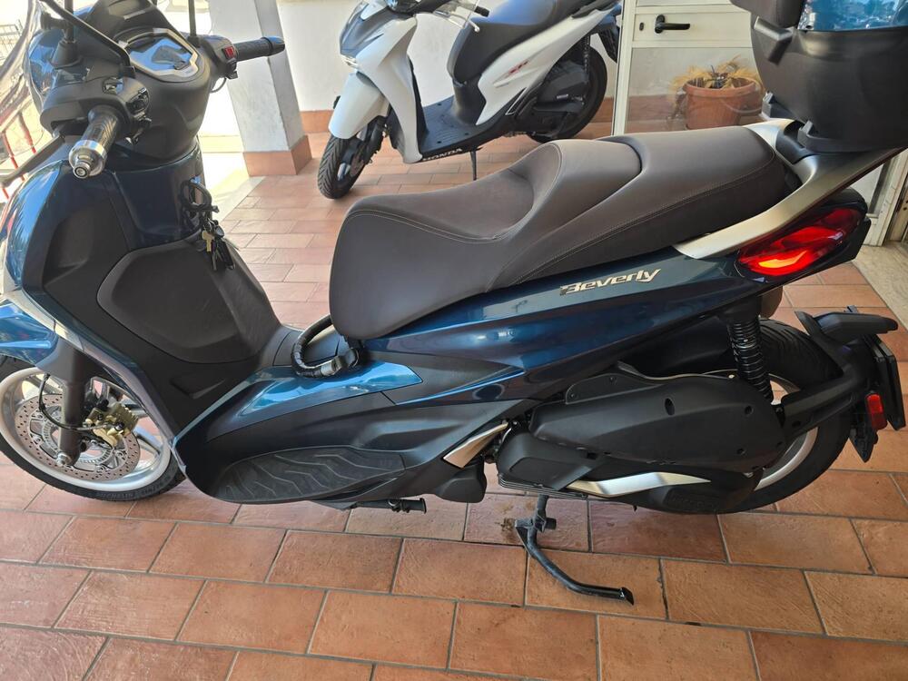Piaggio Beverly 300 Hpe (2021) (3)