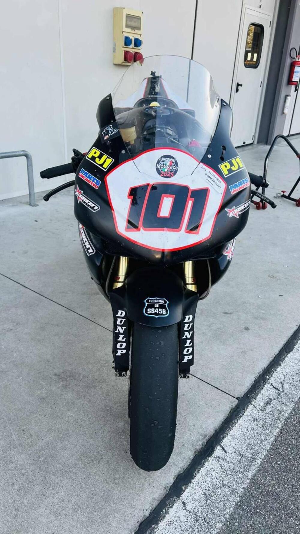 Honda CBR 1000 RR Fireblade (2004 - 05) (3)