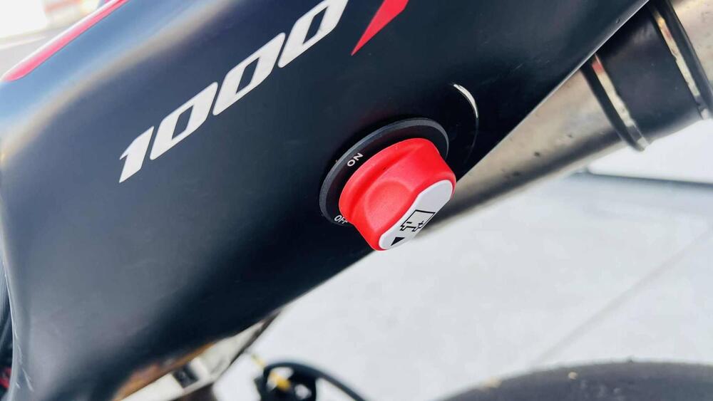 Honda CBR 1000 RR Fireblade (2004 - 05) (18)