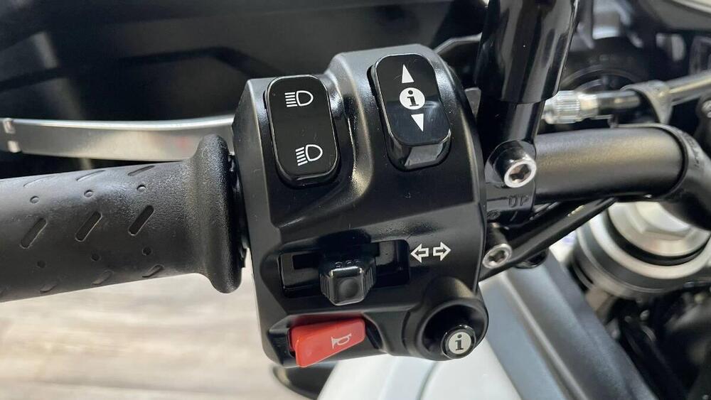 Triumph Tiger 800 XRx (2015 - 17) (8)