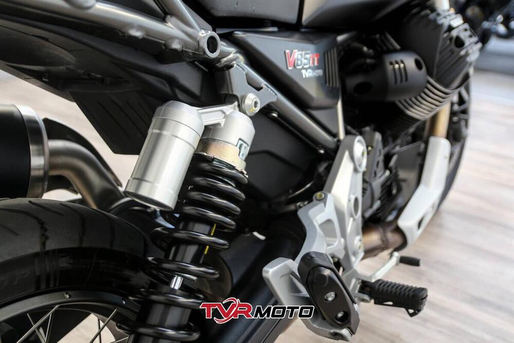 Moto Guzzi V85 TT (2024 - 26) (13)