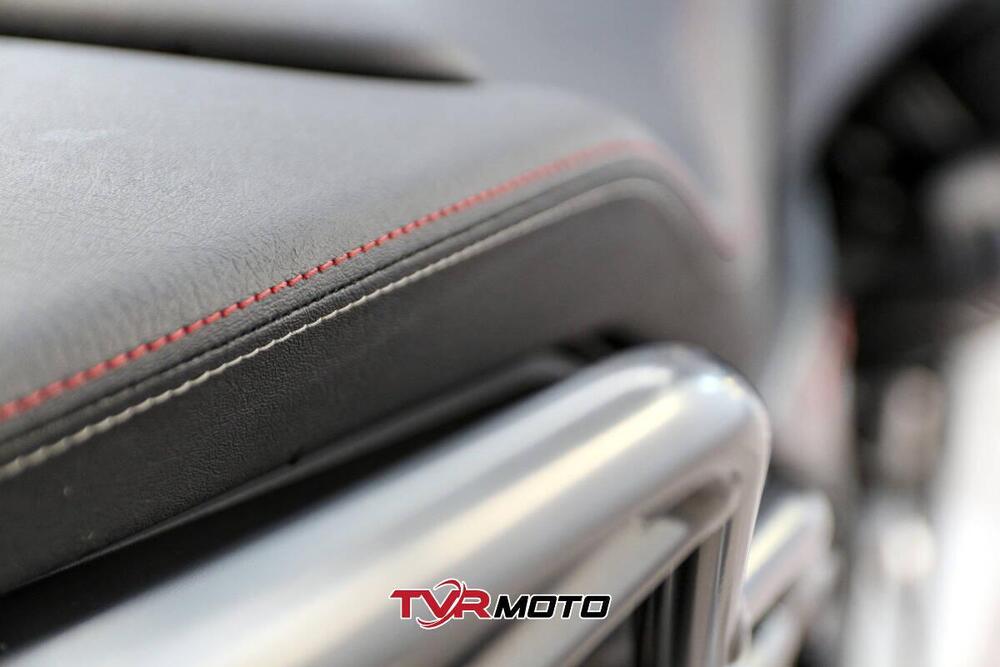 Moto Guzzi V85 TT (2024 - 26) (14)