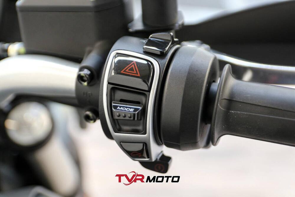 Moto Guzzi V85 TT (2024 - 26) (16)