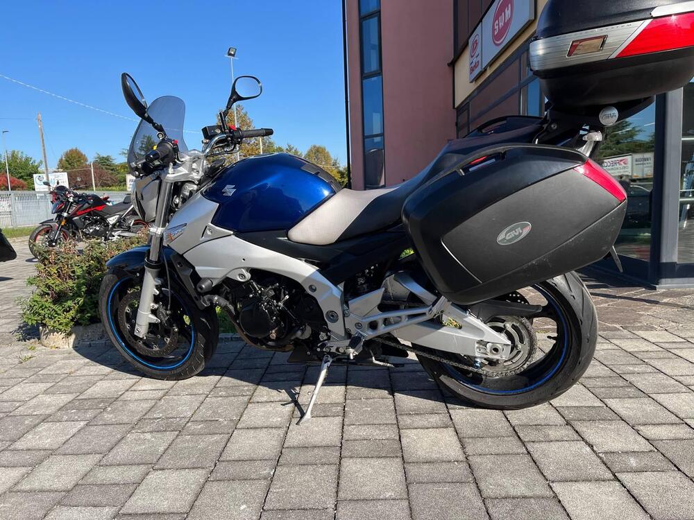 Suzuki GSR 600 (2006 - 11) (2)