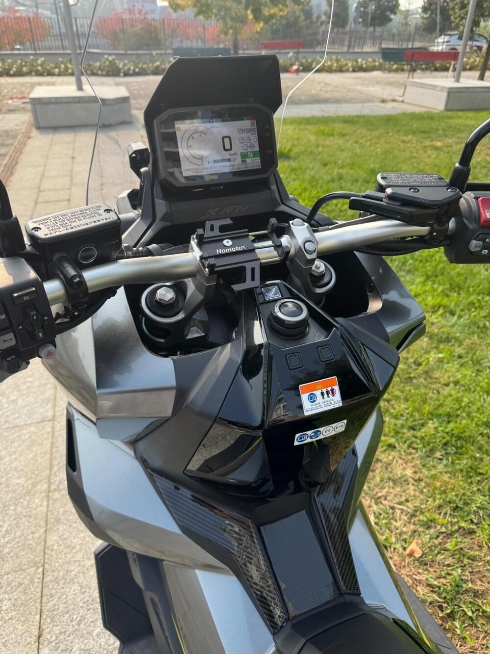 Honda X-ADV 750 Gravel (2025) (8)