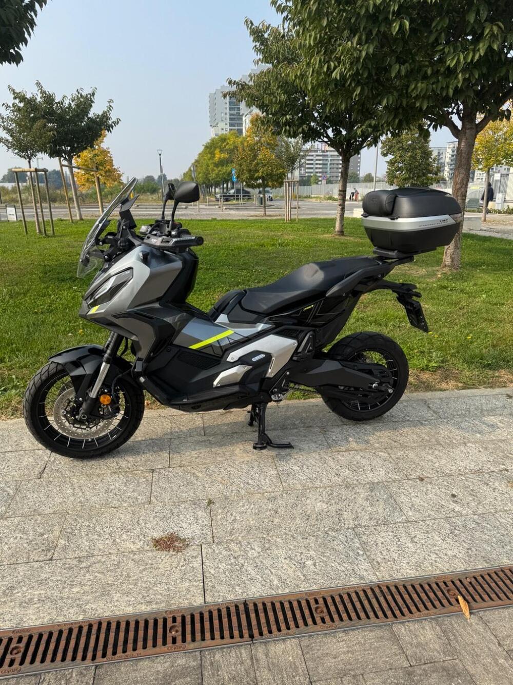 Honda X-ADV 750 Gravel (2025) (11)