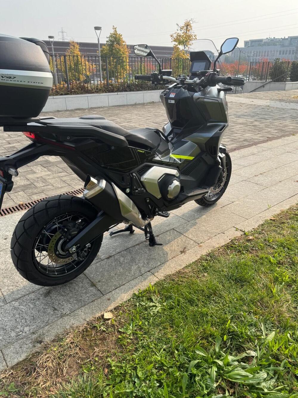 Honda X-ADV 750 Gravel (2025) (12)