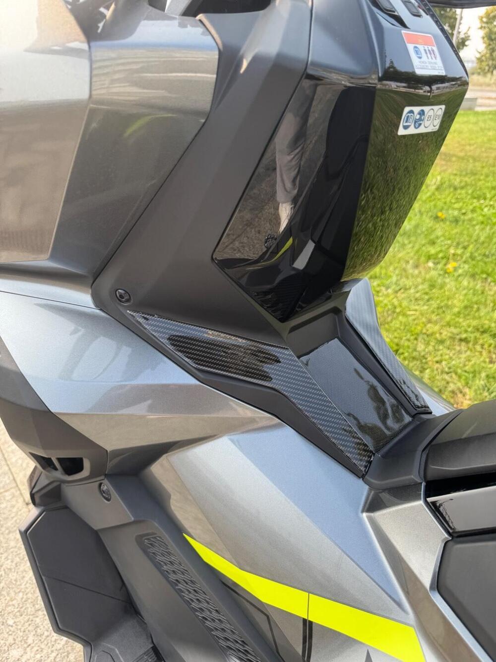 Honda X-ADV 750 Gravel (2025) (16)