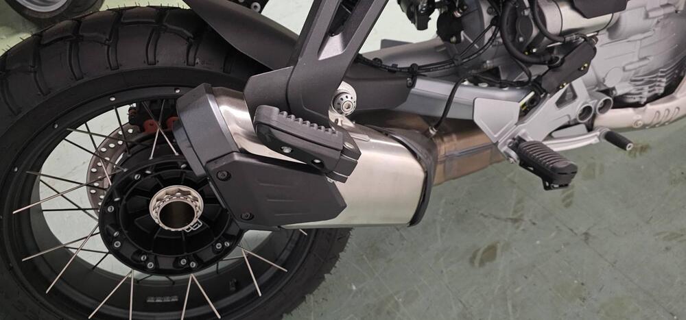 Moto Guzzi Stelvio (2024 - 26) (4)