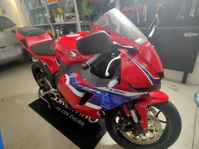 Honda CBR 600 RR (2024 - 25) usata
