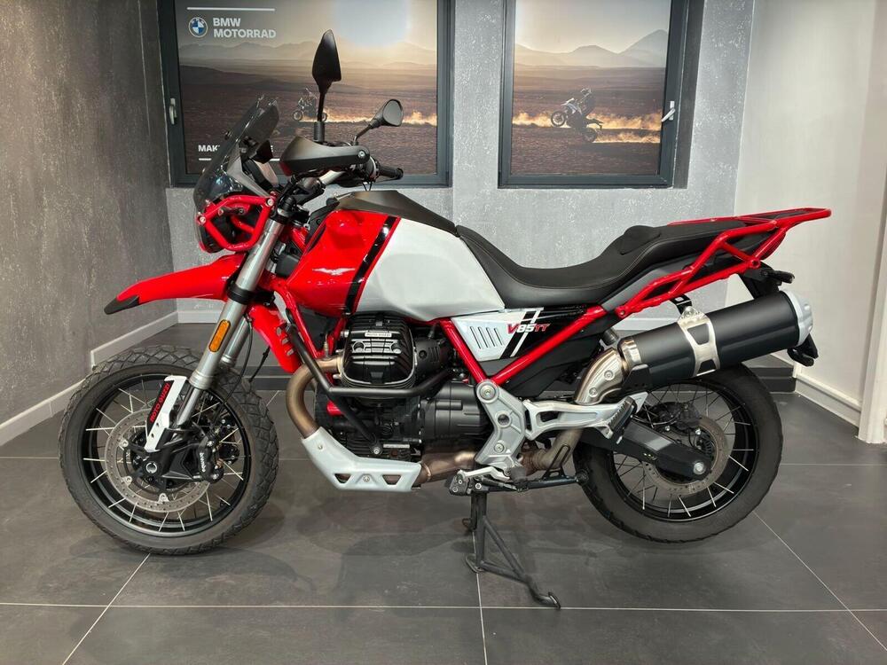 Moto Guzzi V85 TT Evocative Graphics (2021 - 23)