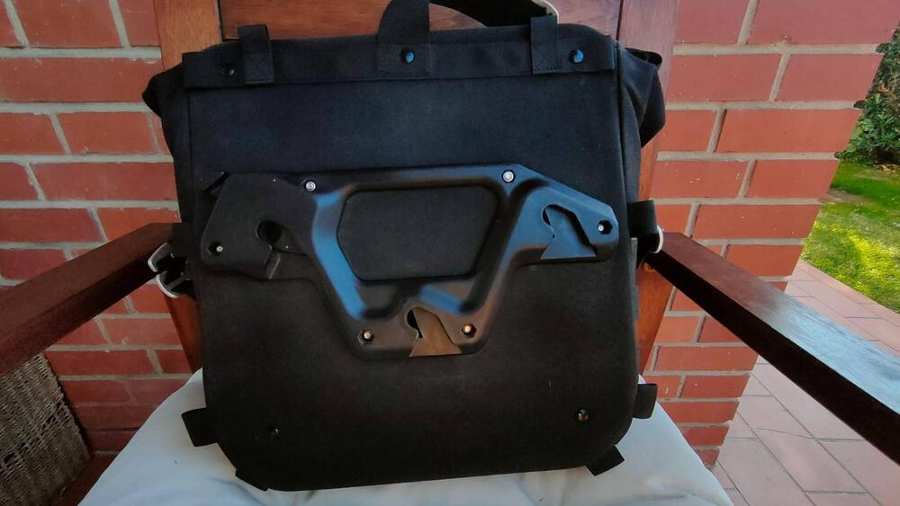Borsa moto laterale originale SW-Motech per Bonnev (2)