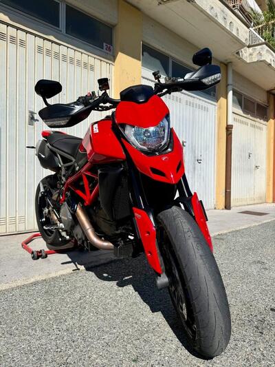 Ducati Hypermotard 950 (2022 - 25) usata