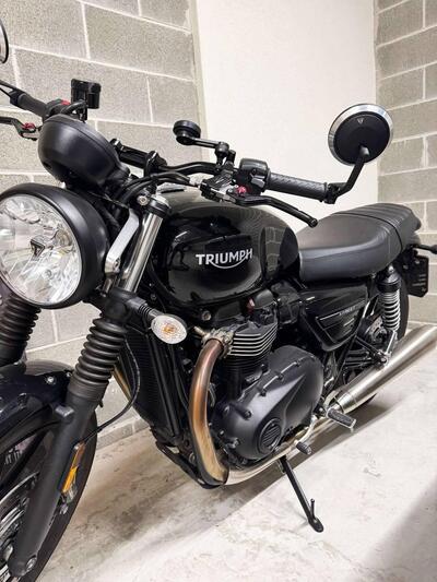 Triumph Street Twin 900 (2021 - 22) usata