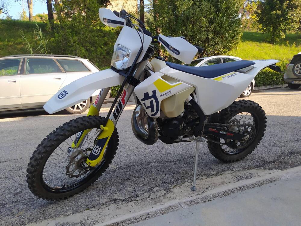 Husqvarna TE 300i (2019) (12)