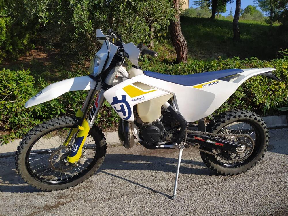 Husqvarna TE 300i (2019) (14)
