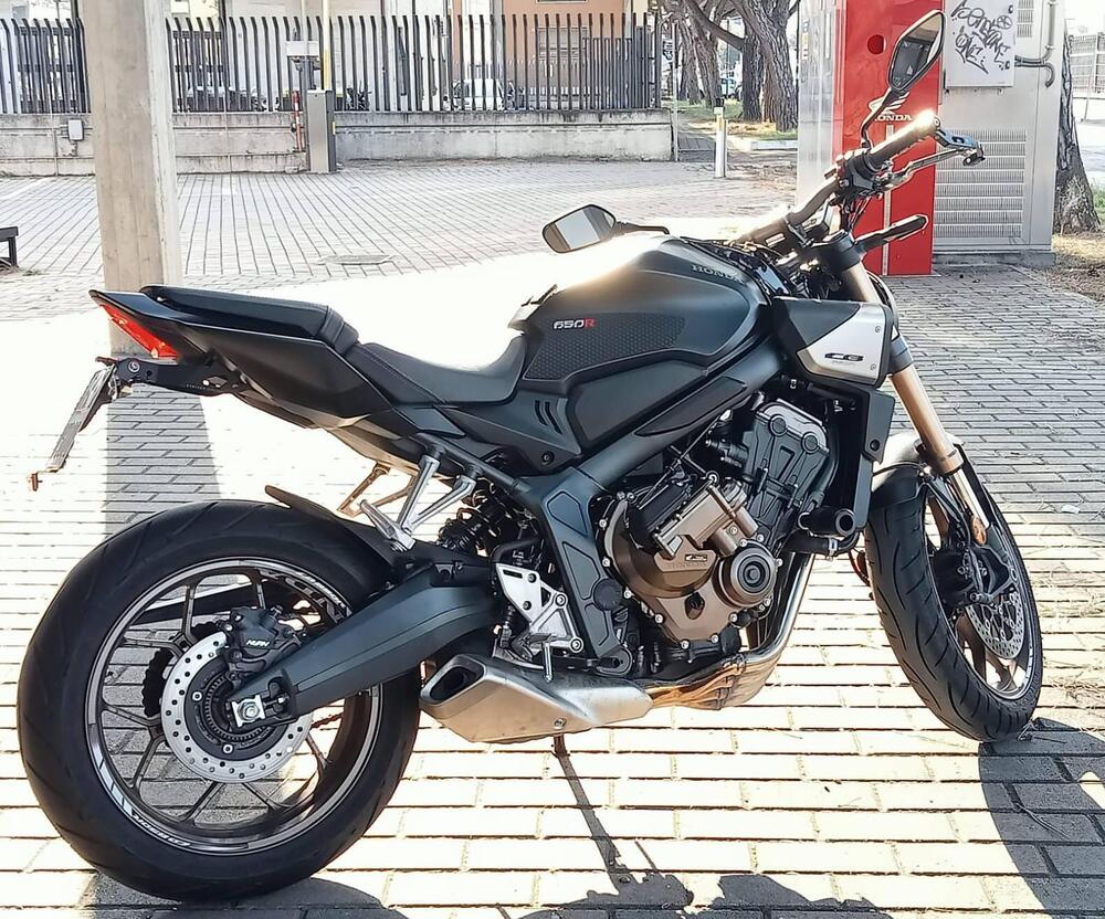 Honda CB 650 R E-Clutch (2024 - 26) (2)