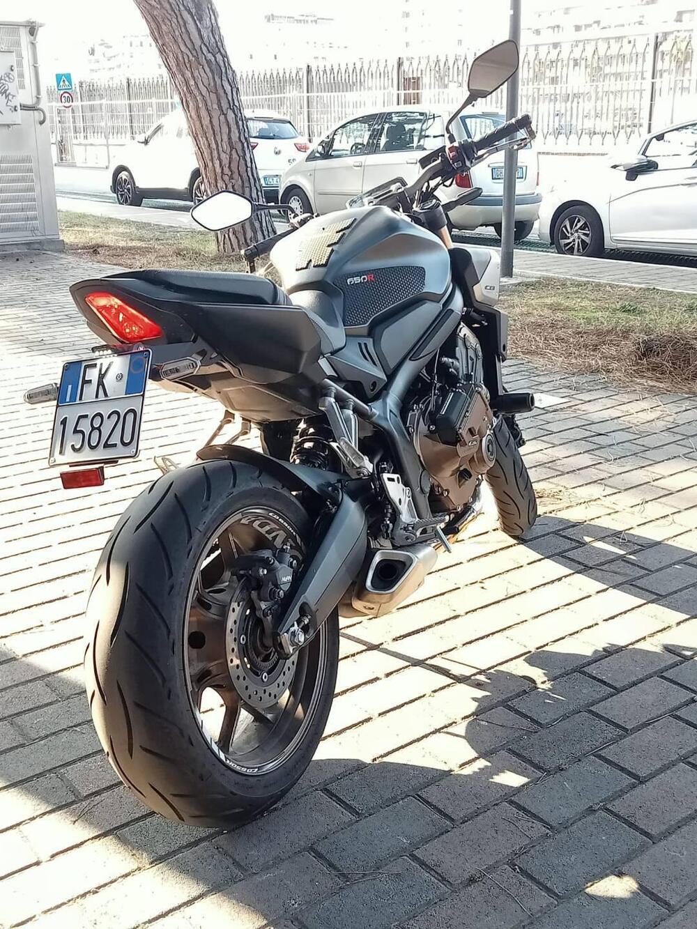 Honda CB 650 R E-Clutch (2024 - 26) (4)