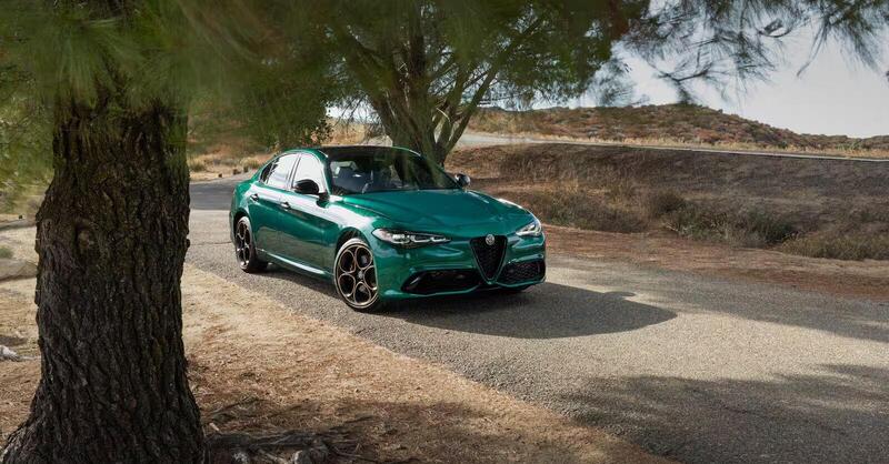Maxi richiamo Stellantis: oltre 60.000 Alfa Romeo Giulia e Stelvio a rischio per un problema alla retrocamera