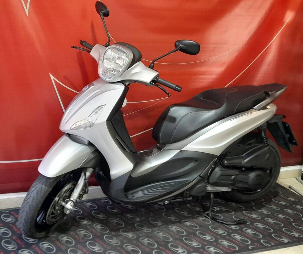 Piaggio Beverly 300 S i.e. ABS-ASR (2016 - 20) (3)