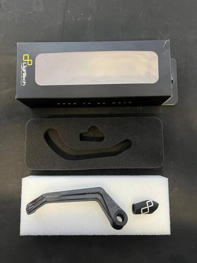 Protezione leva freno in Carbonio Lightech