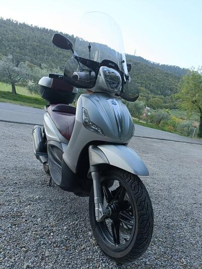 Piaggio Beverly 350 SportTouring ie ABS (2011 - 17) usata