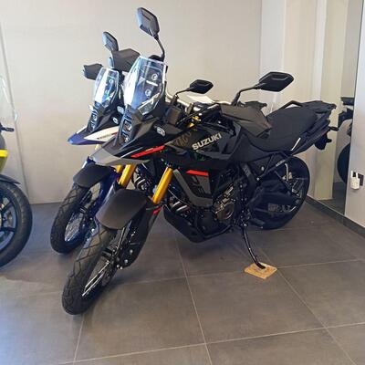 Suzuki V-Strom 800DE (2025) nuova