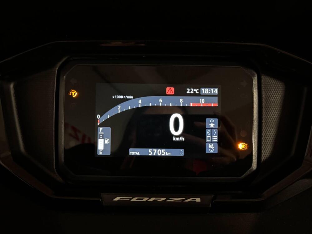 Honda Forza 350 Deluxe (2025 - 26) (4)