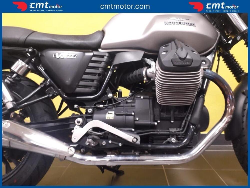 Moto Guzzi V7 II Stone (2015 - 17) (7)