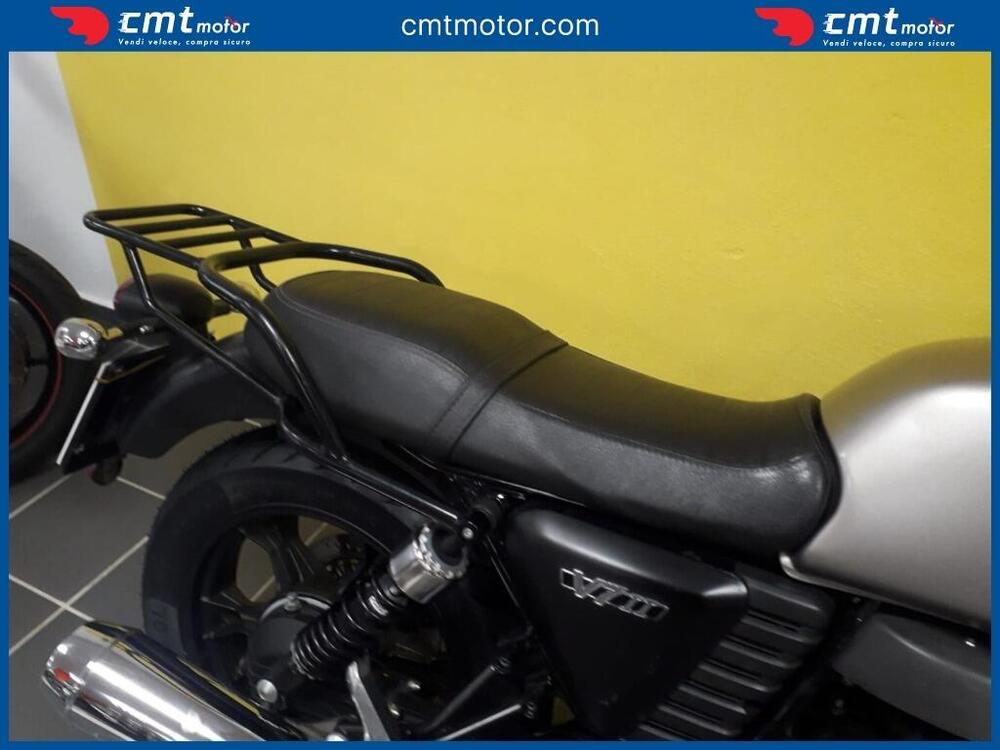 Moto Guzzi V7 II Stone (2015 - 17) (9)