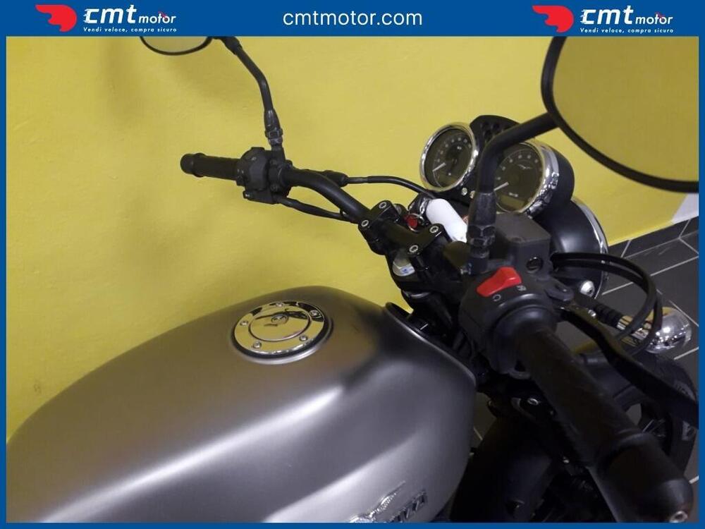 Moto Guzzi V7 II Stone (2015 - 17) (10)