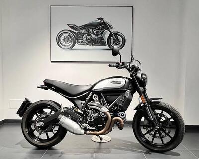 Ducati Scrambler 800 Icon Dark (2021 - 22) usata