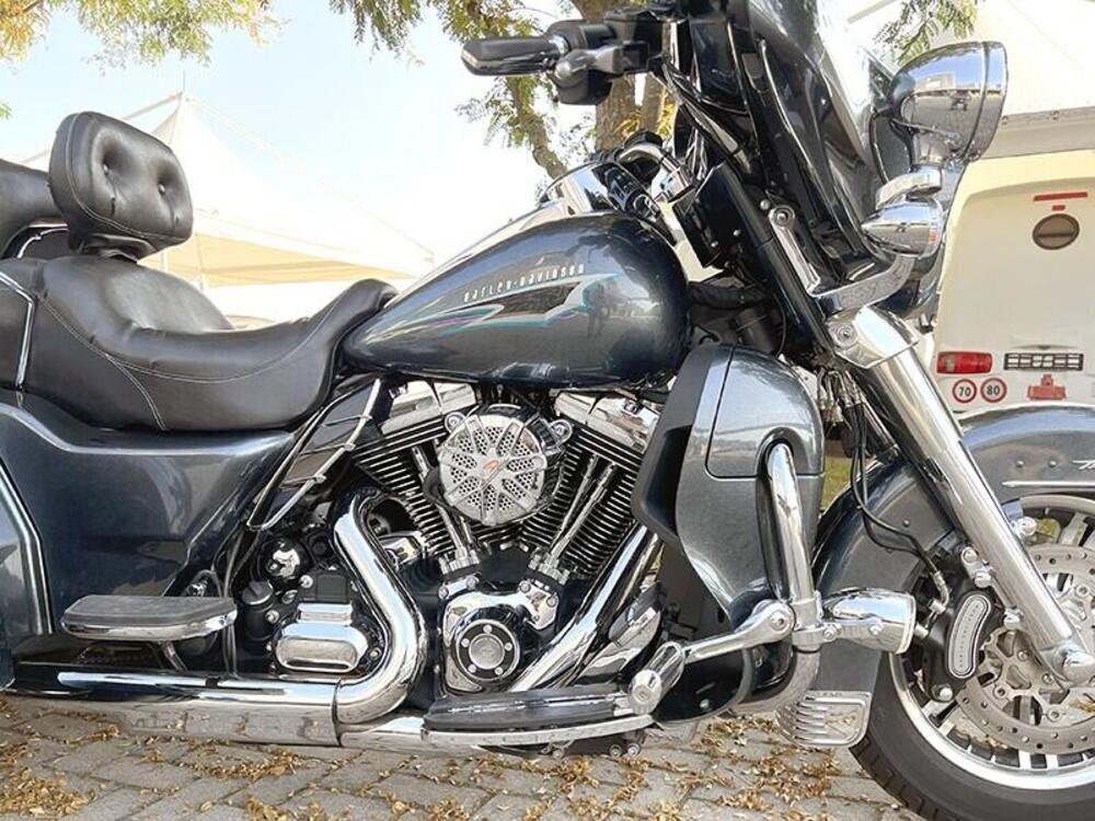 Harley-Davidson 107 Tri Glide Ultra (2016) - FLHTCUTG (3)
