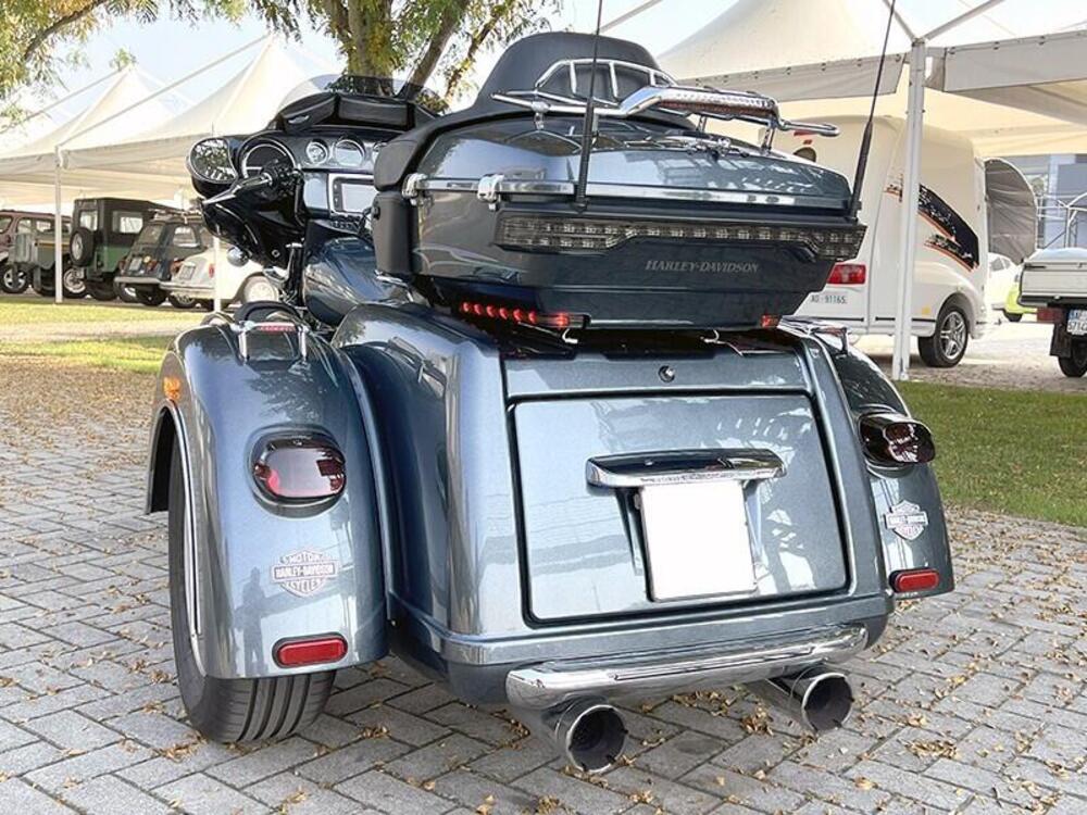 Harley-Davidson 107 Tri Glide Ultra (2016) - FLHTCUTG (5)