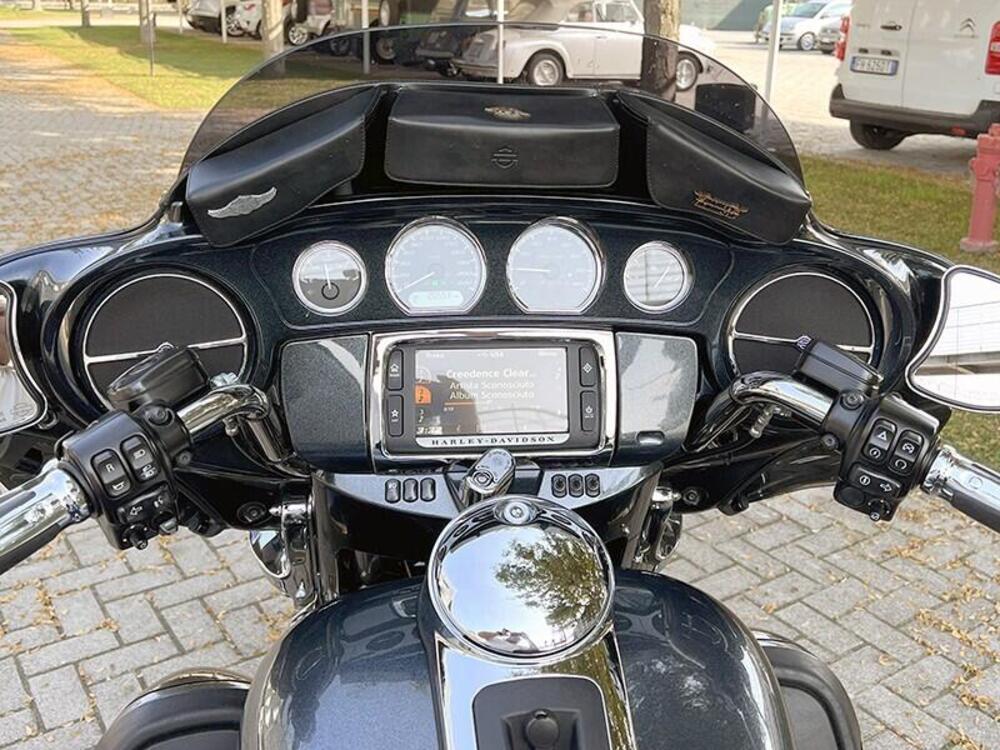 Harley-Davidson 107 Tri Glide Ultra (2016) - FLHTCUTG (6)