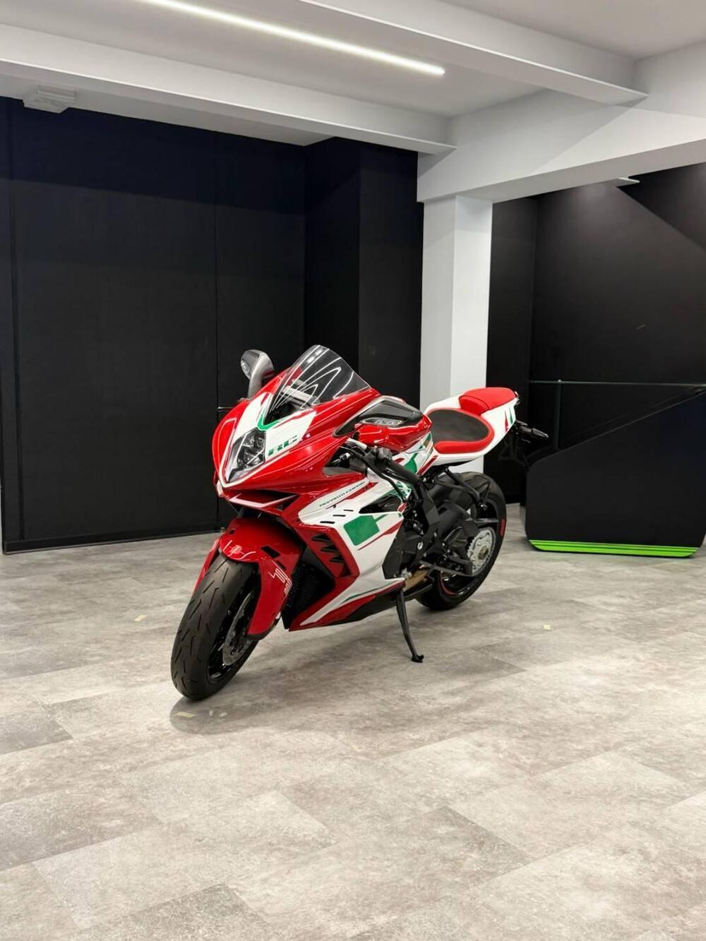 MV Agusta F3 800 RC (2022 - 25) (3)