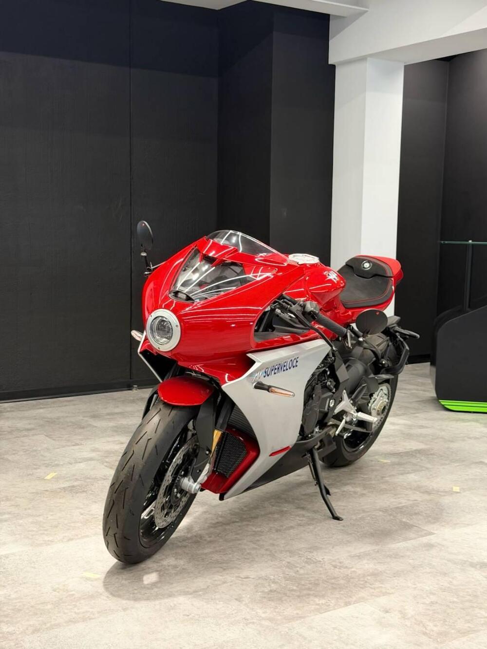 MV Agusta Superveloce 800 (2021 - 25) (4)