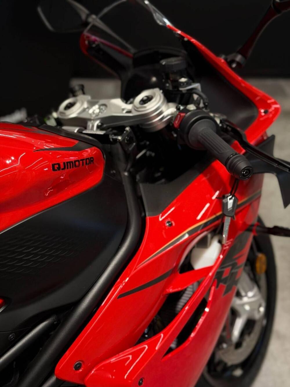 QJ Motor SRK 921 RR (2025 - 26) (2)