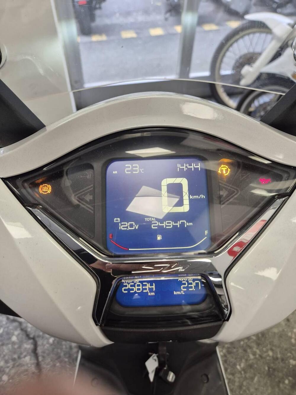 Honda SH 350 (2021 - 24) (2)